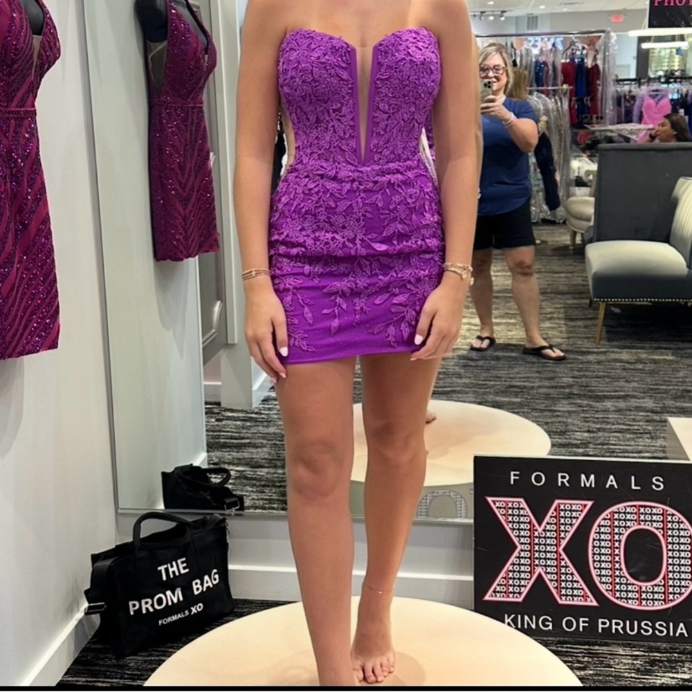 Chic Purple Strapless Mini Homecoming Dress